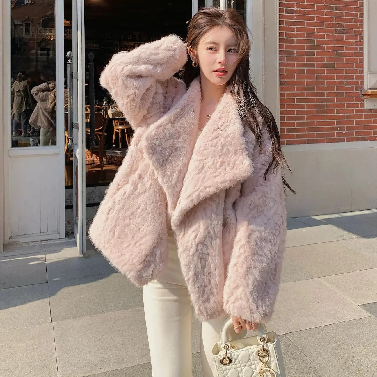 秋冬新款大翻领毛绒外套女温柔感环保皮草加厚保暖短款网红