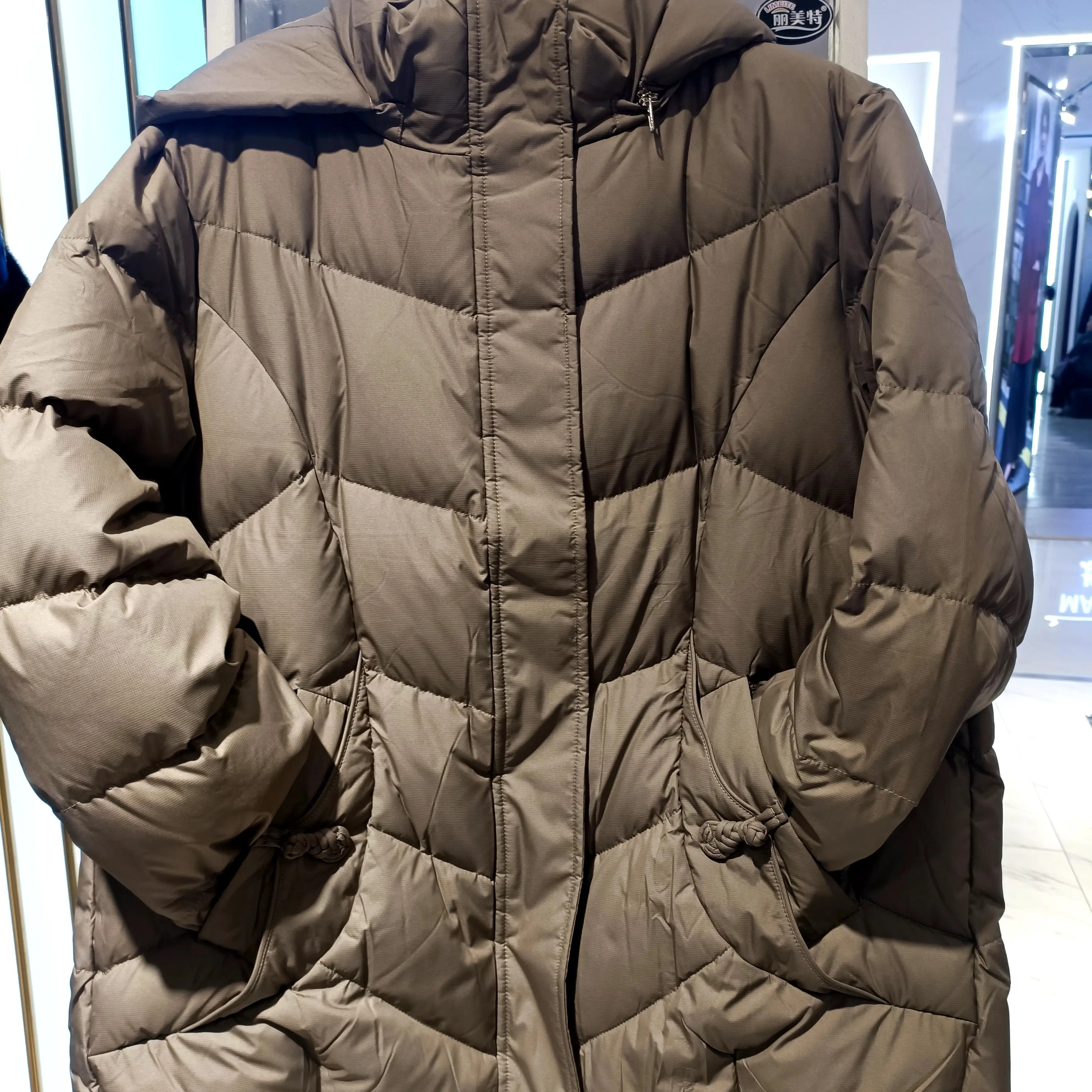 中老女装连帽羽绒服