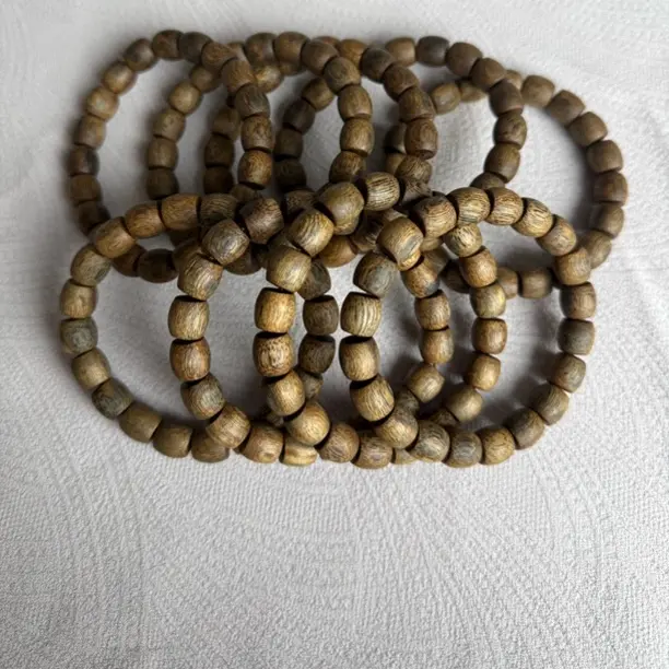 沉香奇楠沉香-精工直纹鼓珠-10mm多样性发货