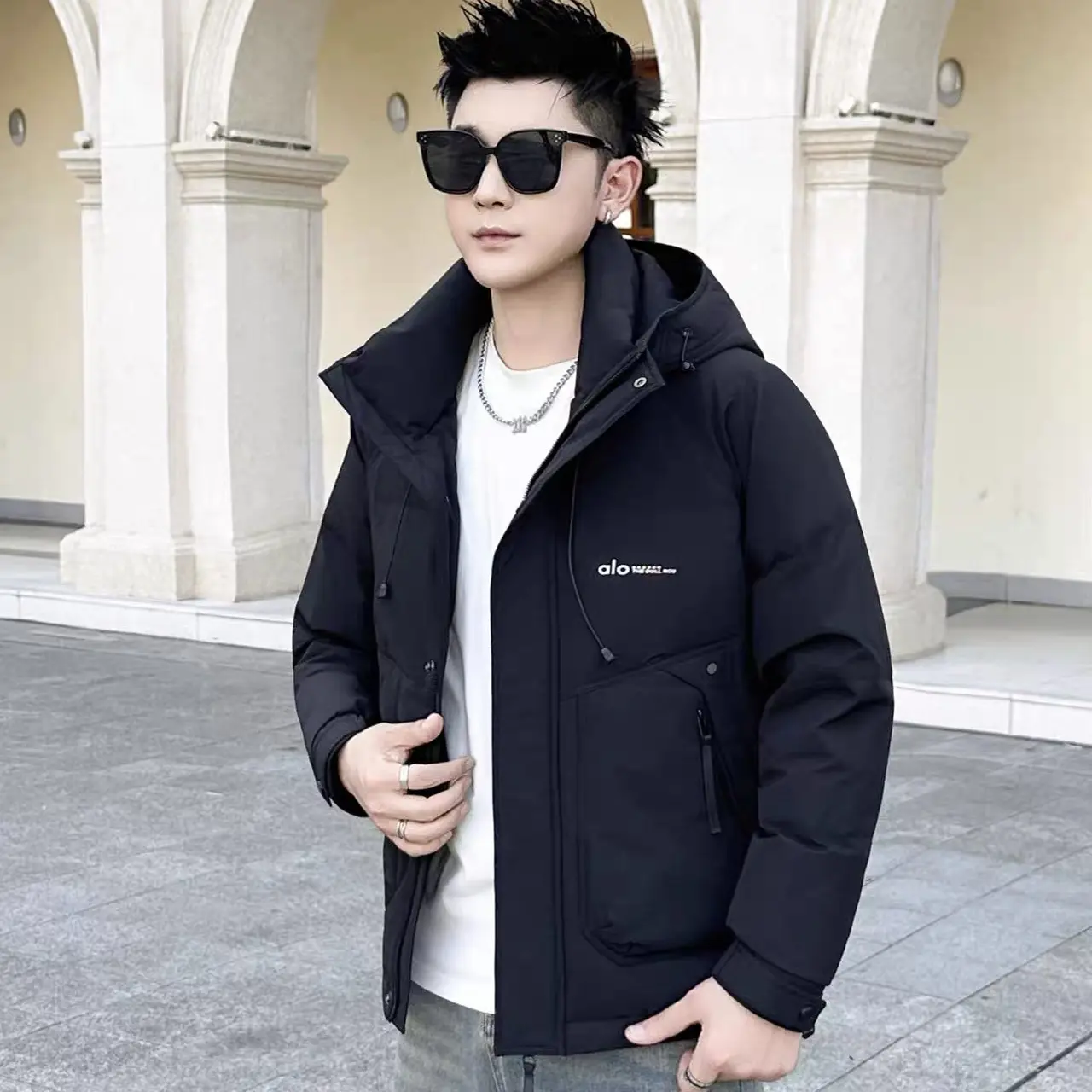 冬季男士连帽加厚保暖时尚羽绒服短款外套