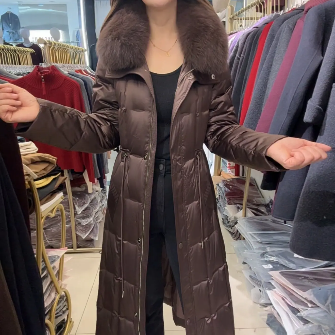 25年新款高货狐狸毛领长款鹅绒服时尚修身