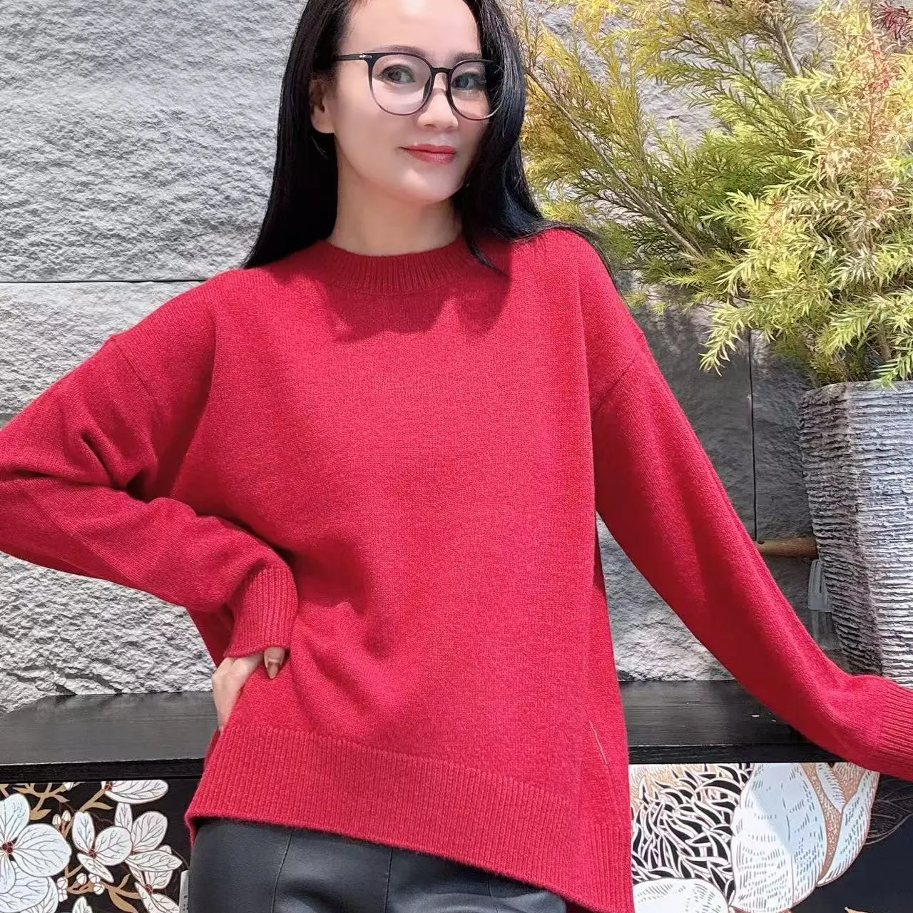 休闲纯色圆领百搭厚款长袖打底衫女针织常规款羊绒衫