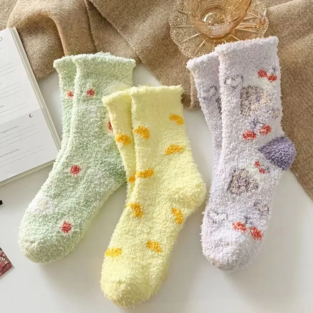 珊瑚绒加厚加绒女款中筒袜秋冬居家保暖睡眠月子地板袜