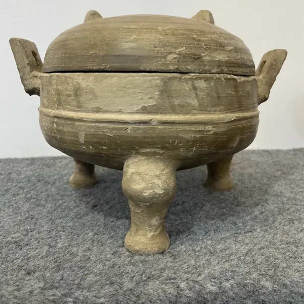 复古风格手工陶鼎摆件增添家居艺术氛围