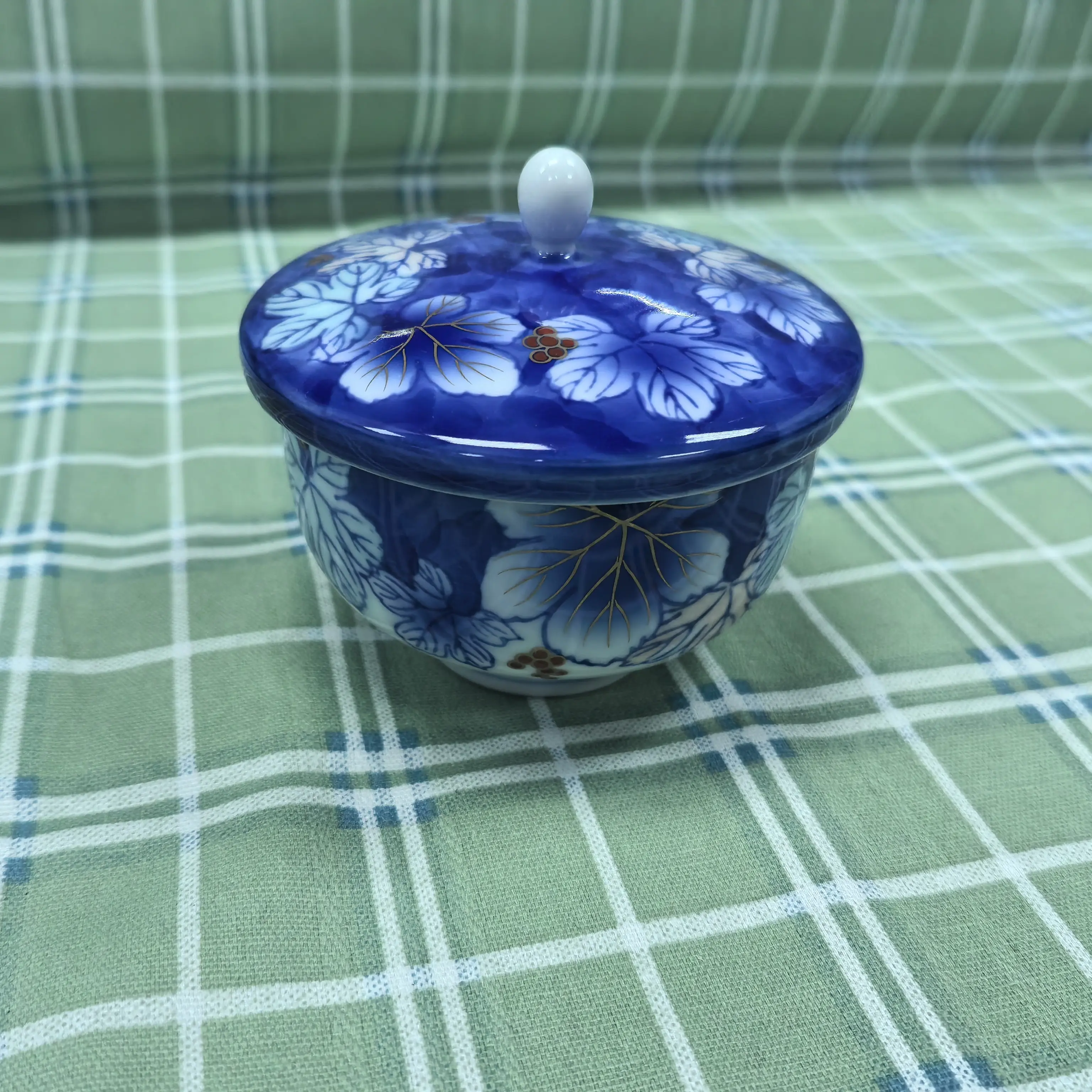 小清新家用陶瓷调味罐烧釉下彩设计