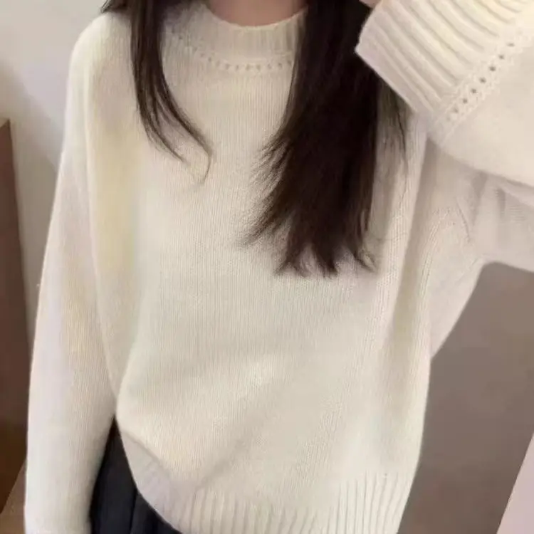 秋冬新款宽松慵懒风圆领加厚针织山羊绒毛衣女内搭外穿