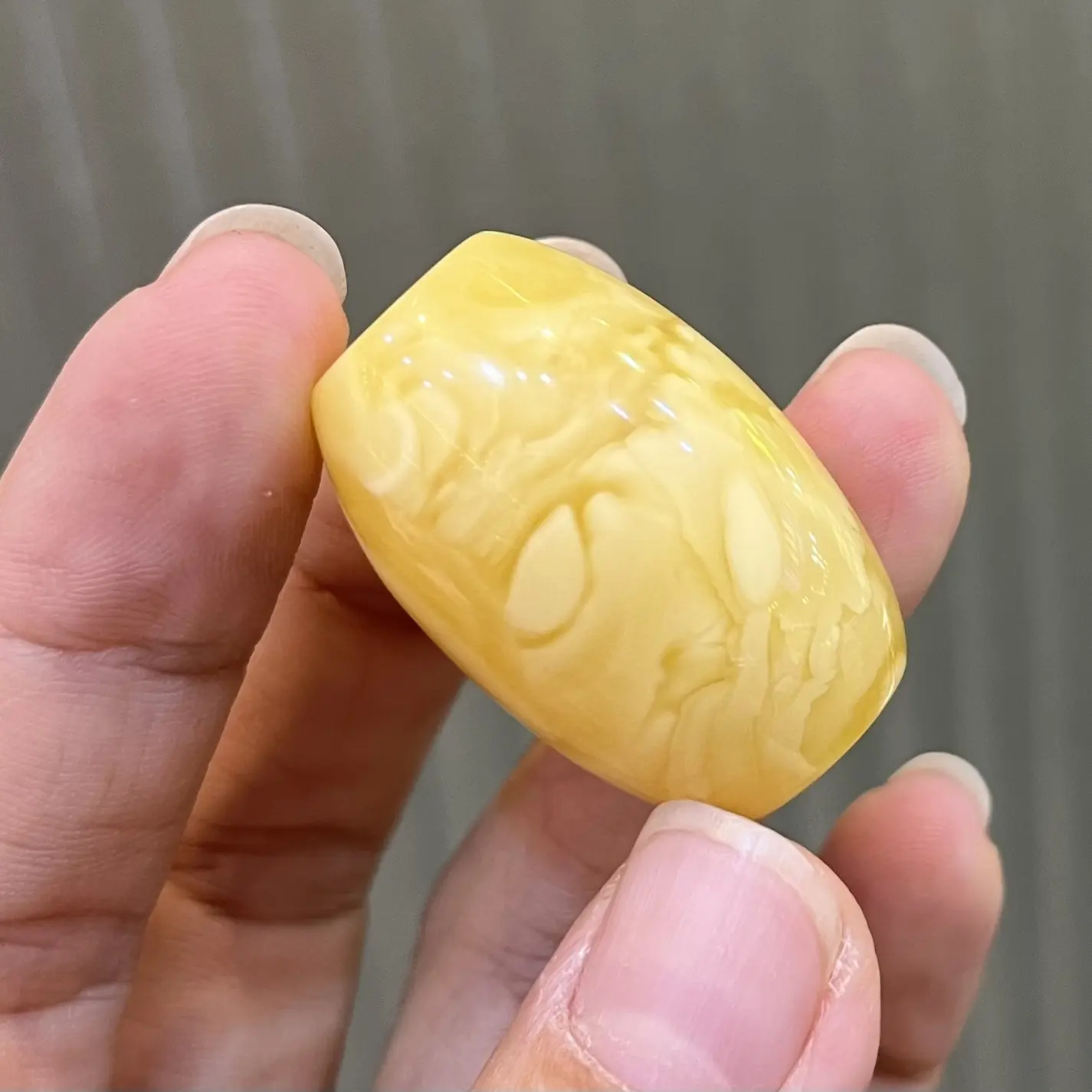 俄料妖花桶珠天然原矿保真无优化，规格21.2mm×31.7mm