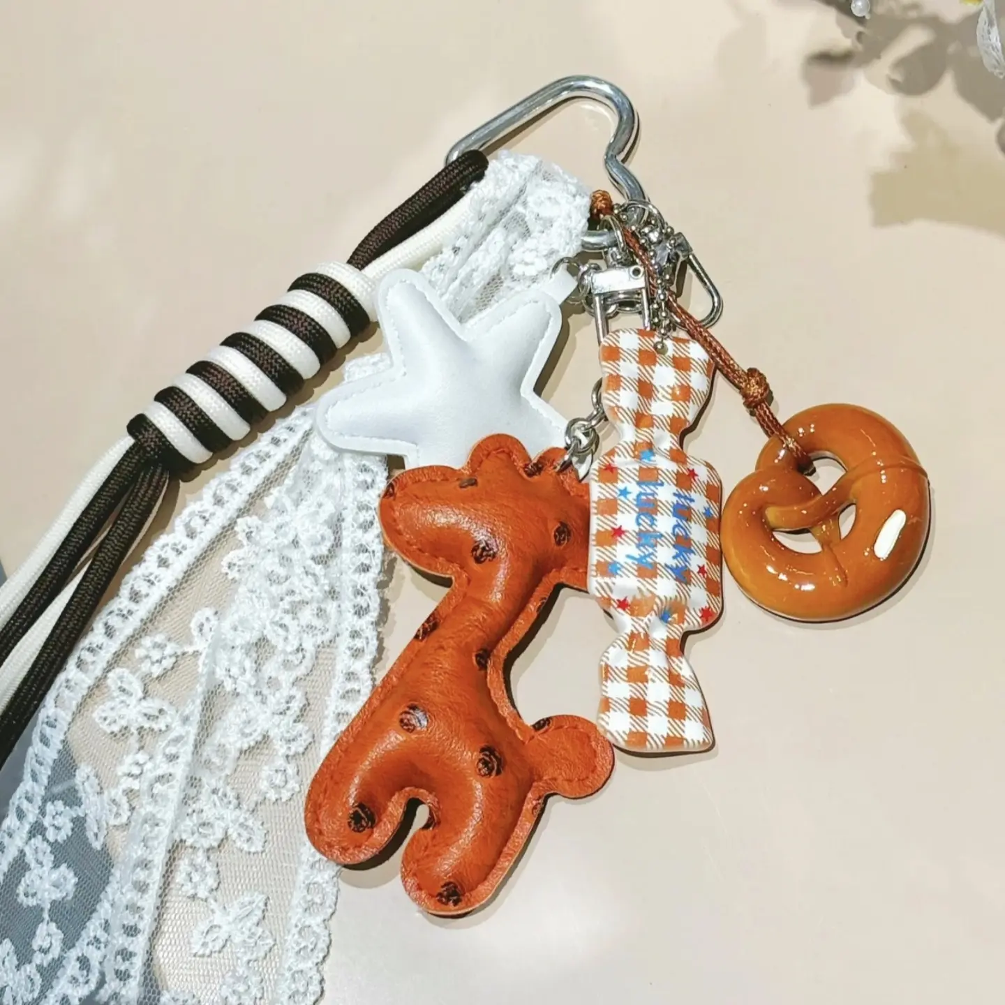 【直播选款拍】miu系手工皮质小狗包包挂件（备注编码）