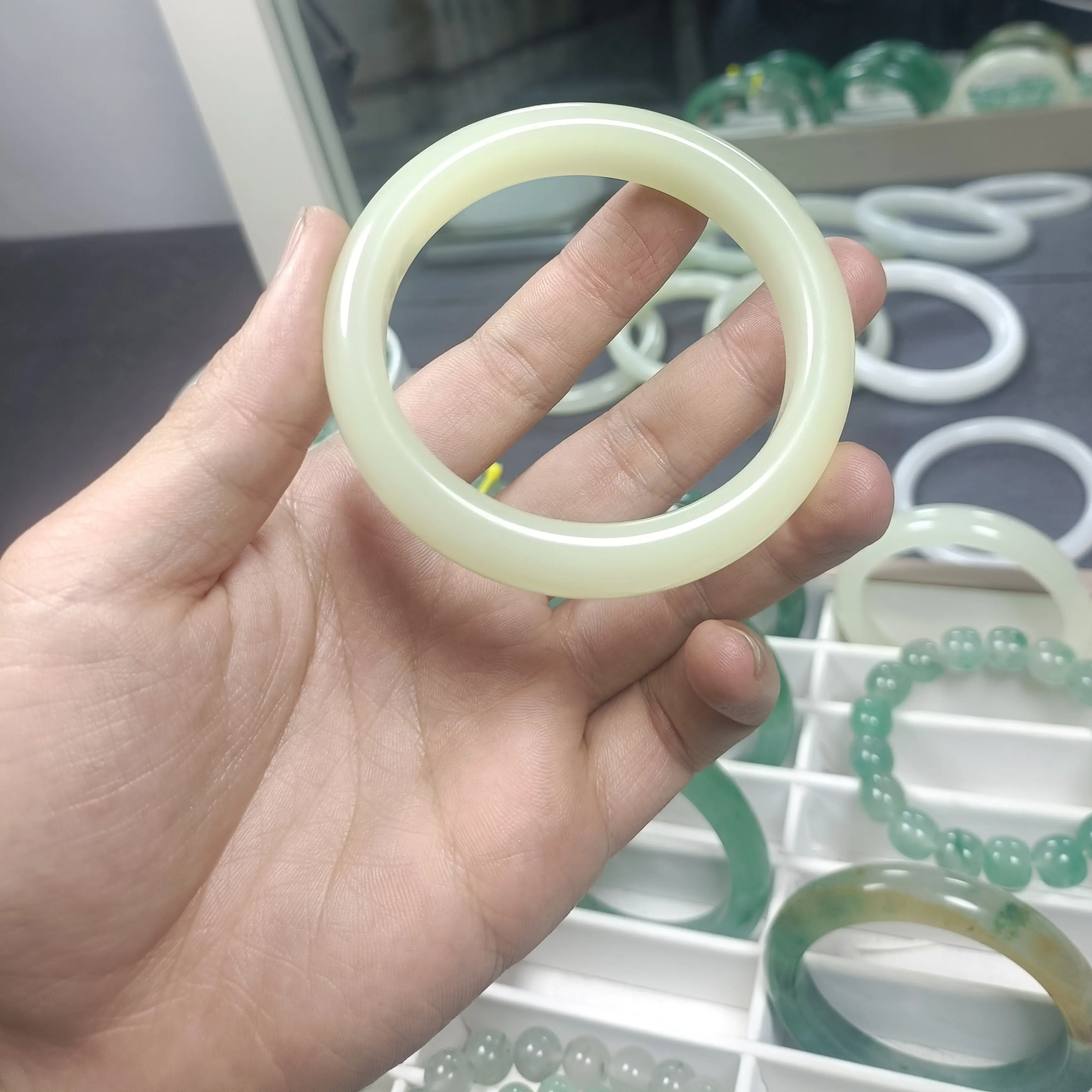 晴水色女款圆条手镯时尚百搭气质平安镯