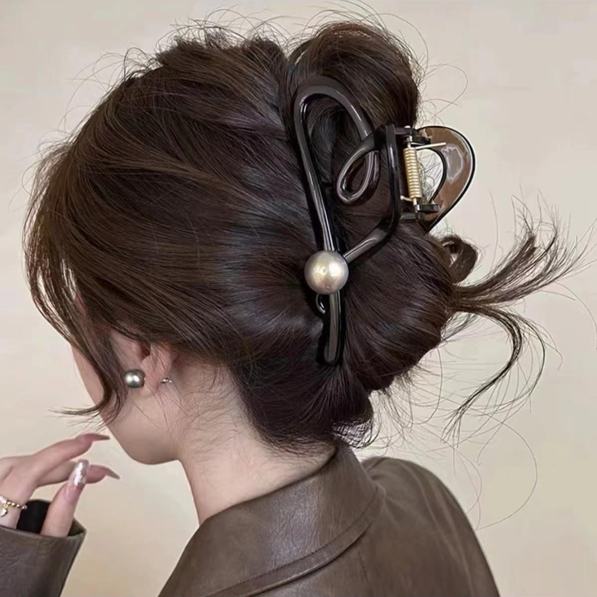 高级感气质镂空爱心珠珠发夹后脑勺发夹盘发鲨鱼夹气质抓夹8893