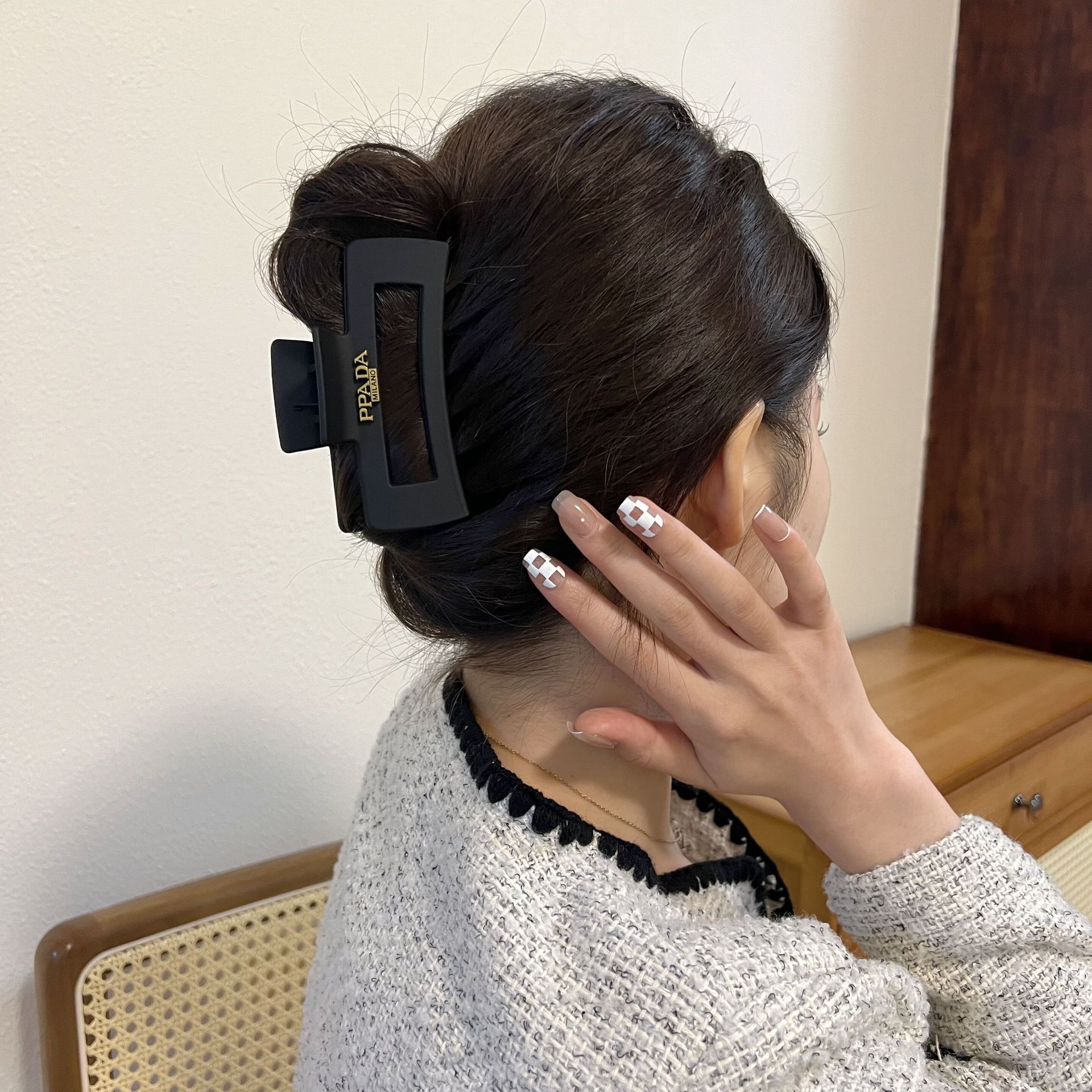 韩式黑色磨砂质感抓夹高级复古鲨鱼夹发饰8833