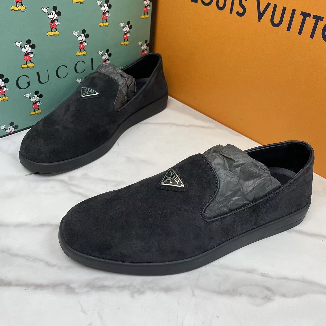 Prada/普拉达黑色麂皮三角标经典logo潮流一脚蹬/40.5码/全新放置