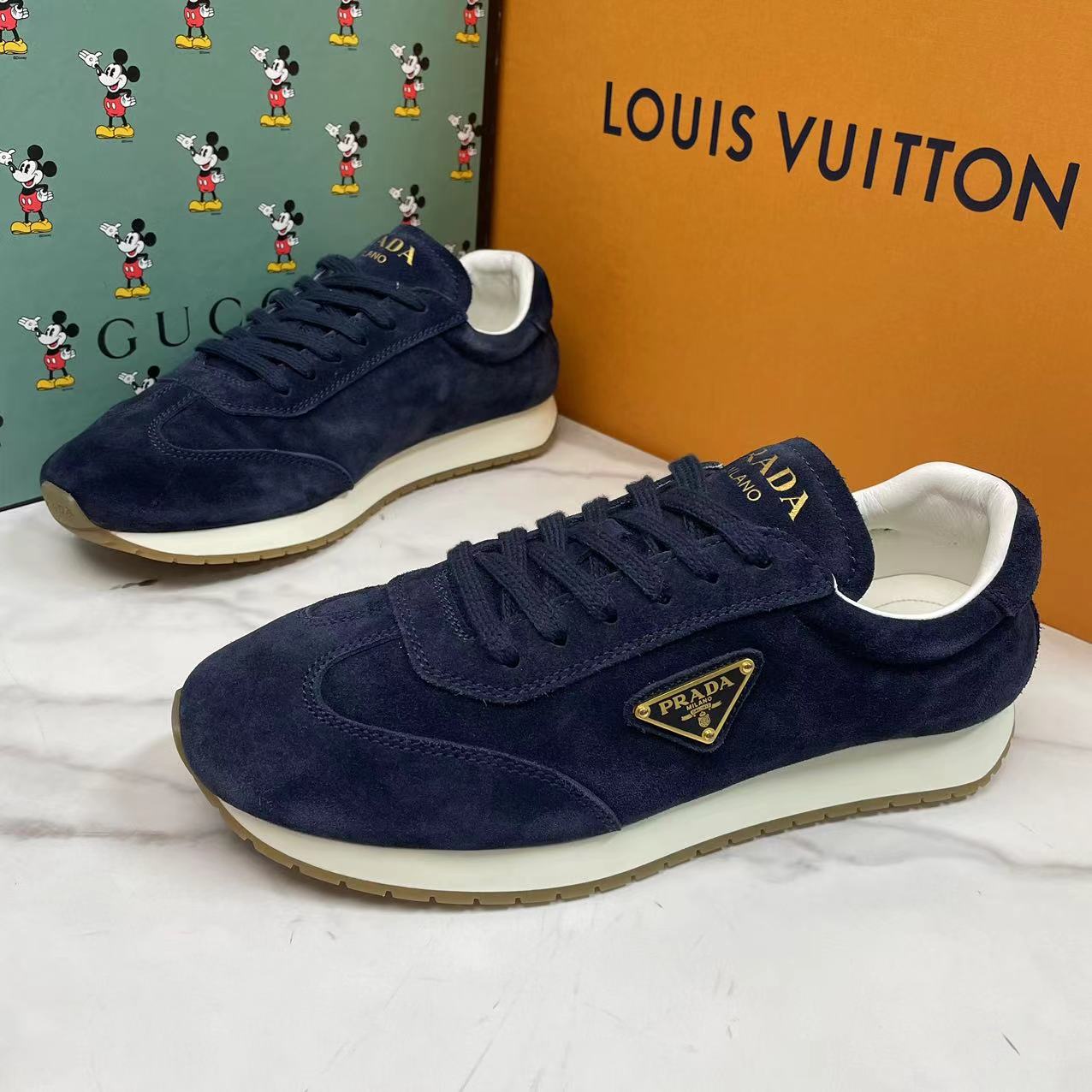 Prada/普拉达深蓝色麂皮侧边金属三角标潮流百搭运动鞋/42码/98新