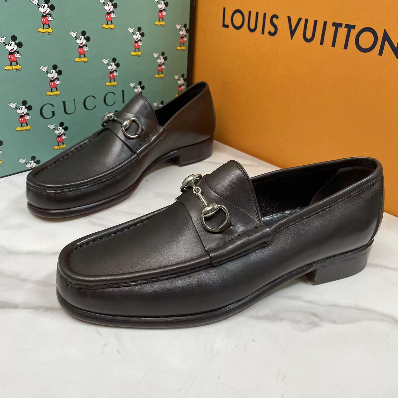 全新未使用 GUCCI/古驰 深棕色皮面正装双G马衔扣潮流皮鞋/42码