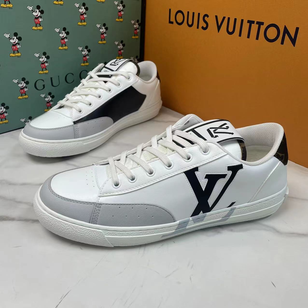 全新未使用 LouisVuitton/路易威登 三色错位LOGO板鞋/41 43码