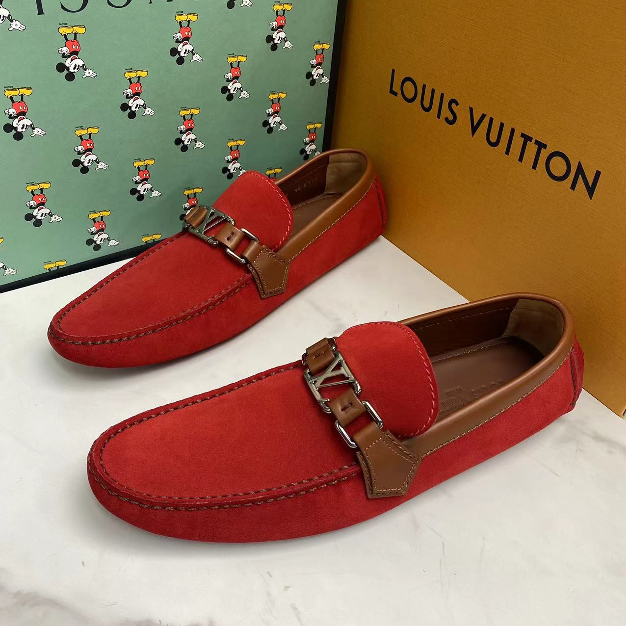 全新未使用 LouisVuitton/路易威登 红色麂皮面豆豆鞋/欧码41.5