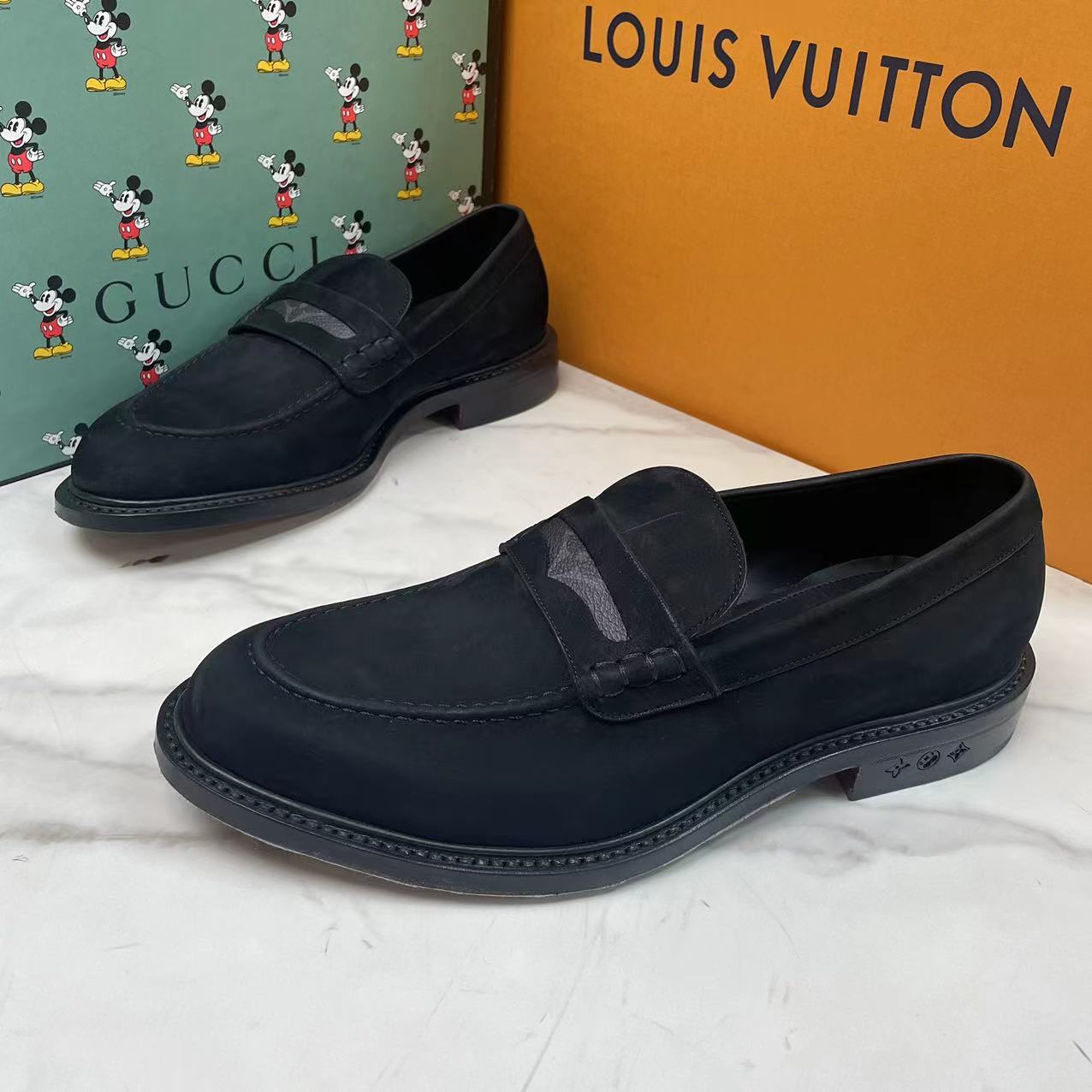 全新未使用 LouisVuitton/路易威登 黑色麂皮老花乐福鞋/40.5码