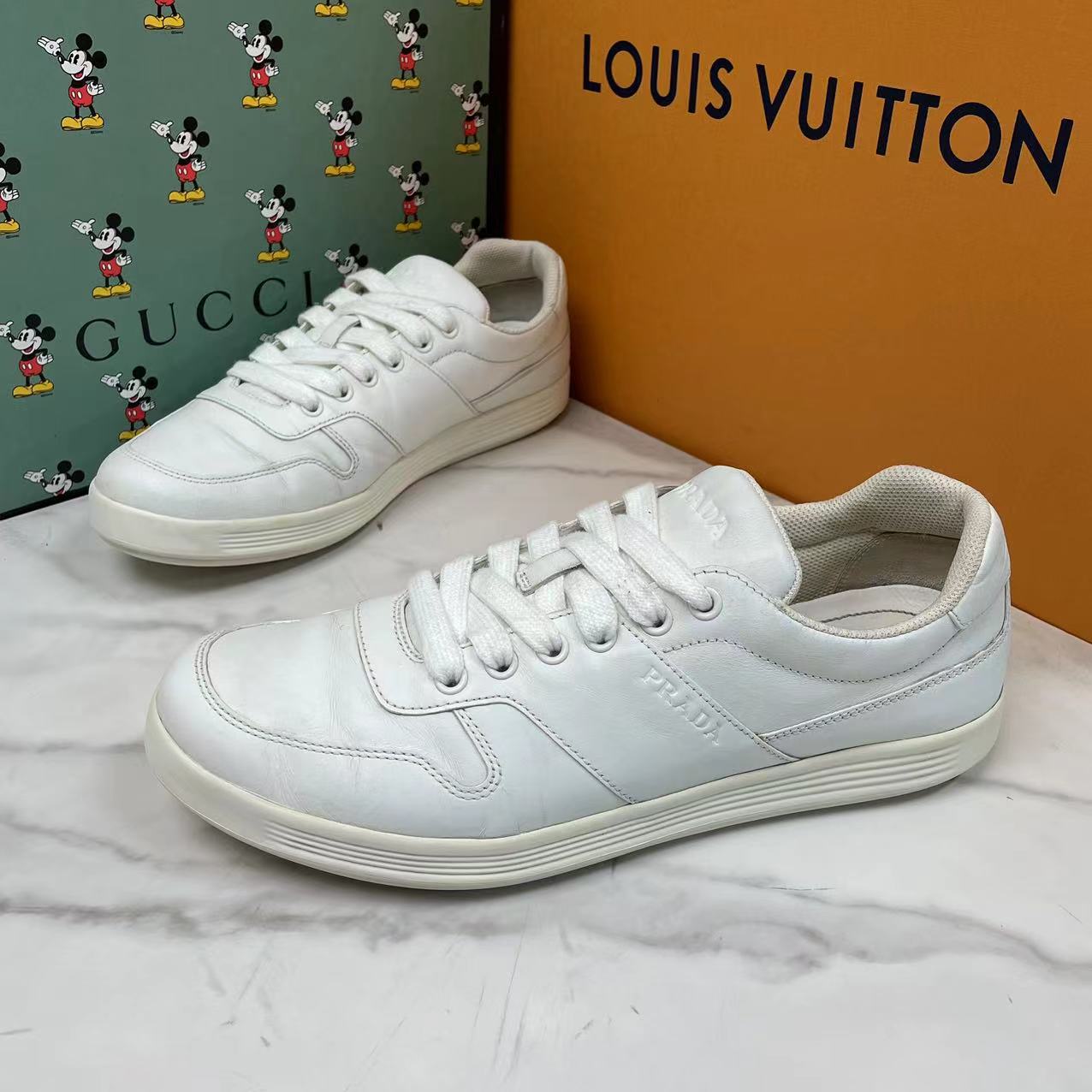 Prada/普拉达白色侧翼logo休闲百搭潮流时尚低帮板鞋  40码/95新