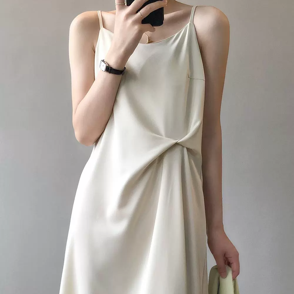 夏日风 姐妹款 休闲宽松吊带长裙白色气质夏季显瘦简约露背外穿