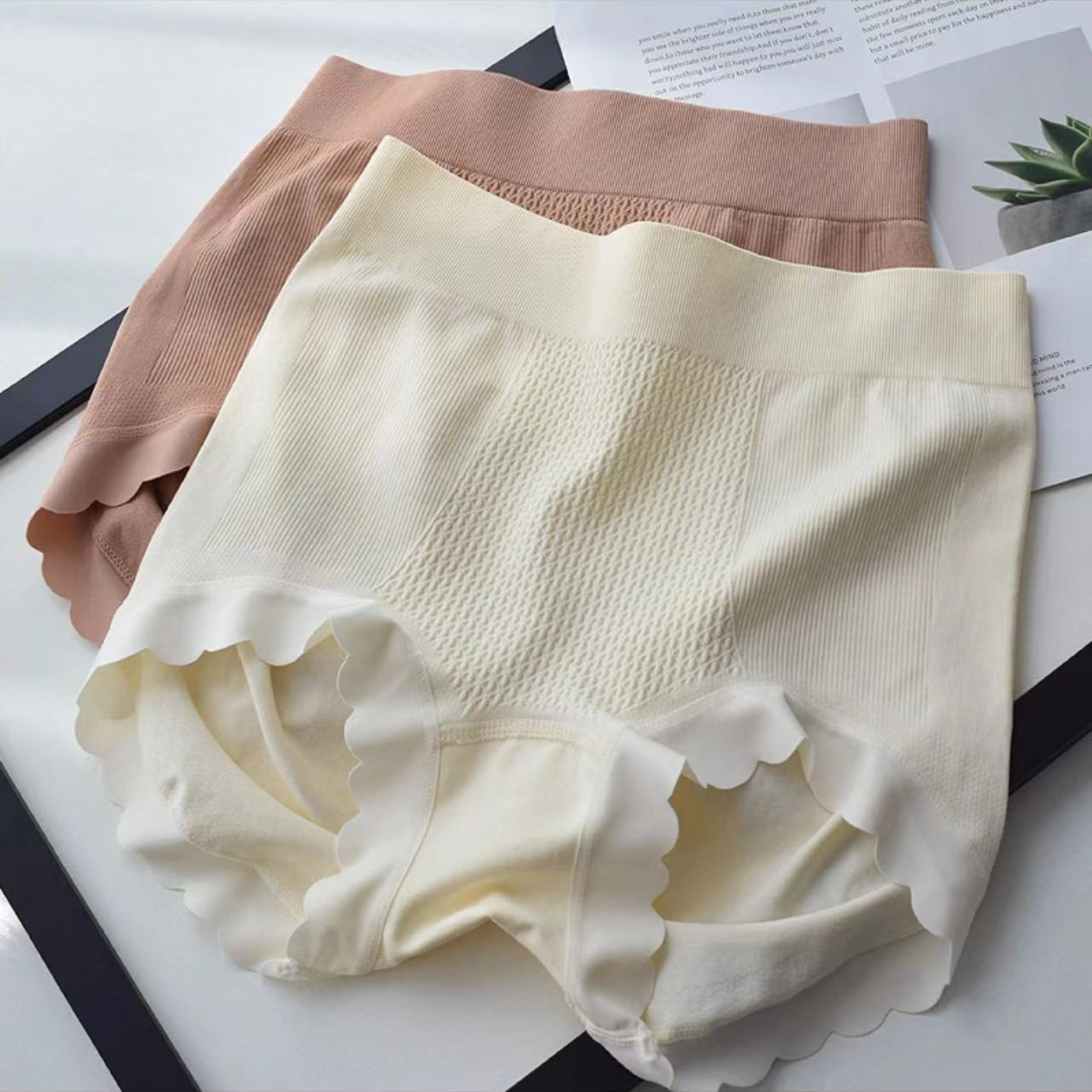 收腹提臀高腰款内裤