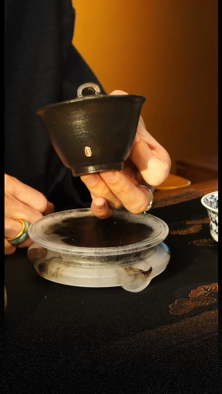 【闪购商品】老岩泥岩墨黑粉引盖碗