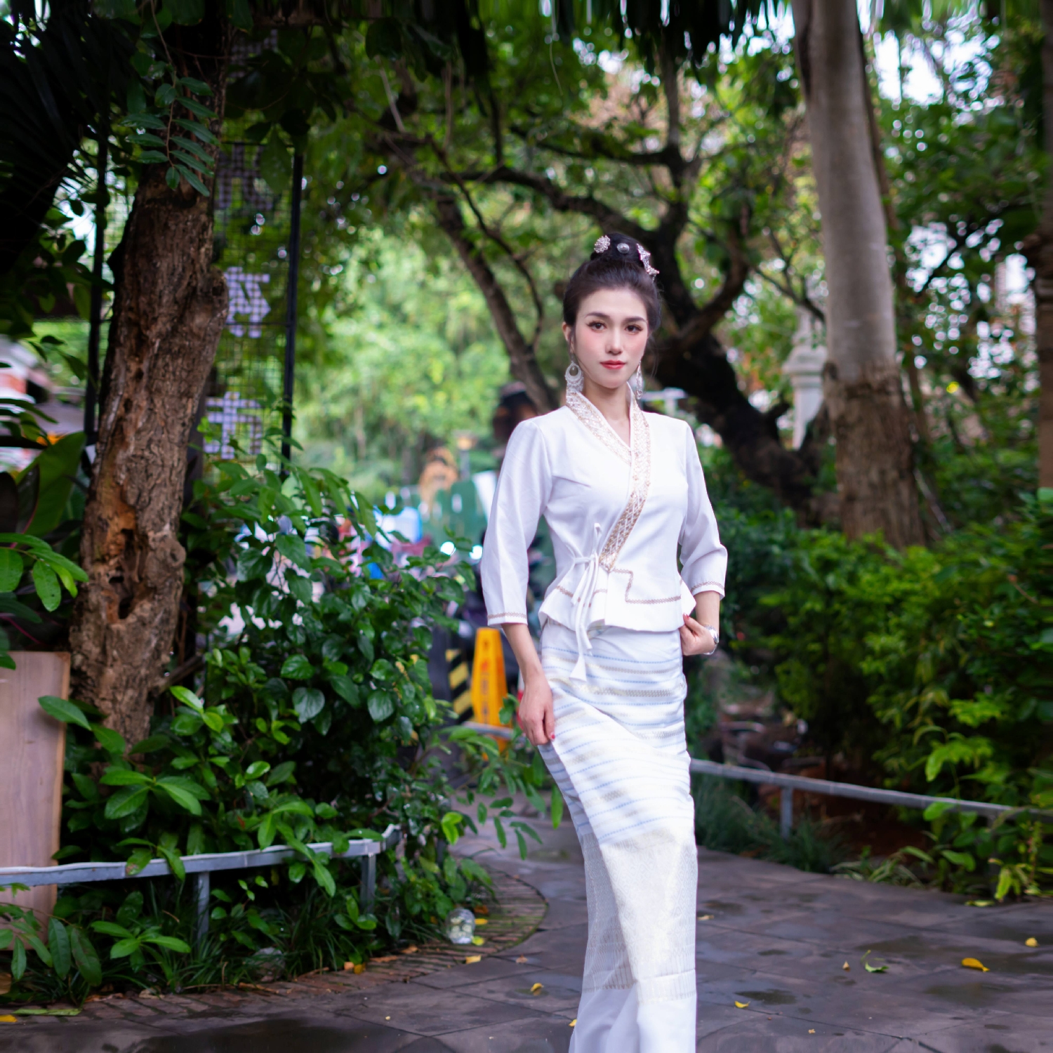 西双版纳傣族新款传统复古修身贵族服女套装小清新文艺日常工作