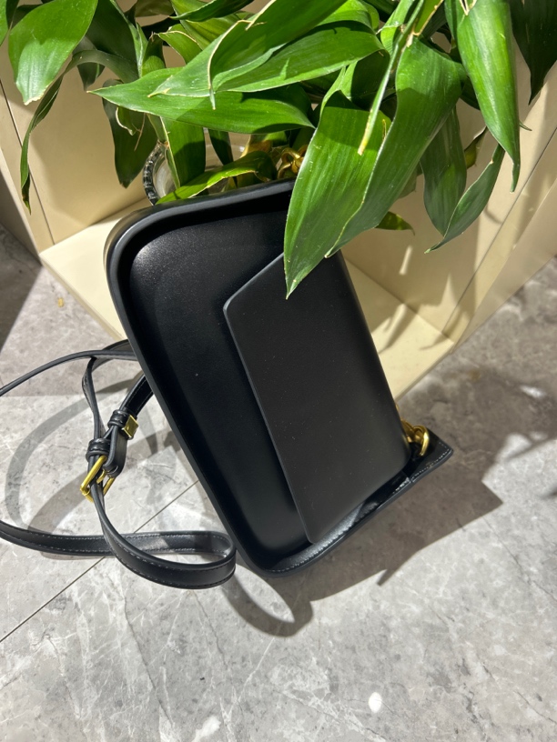 高级感轻奢品牌托特包！腋下斜挎