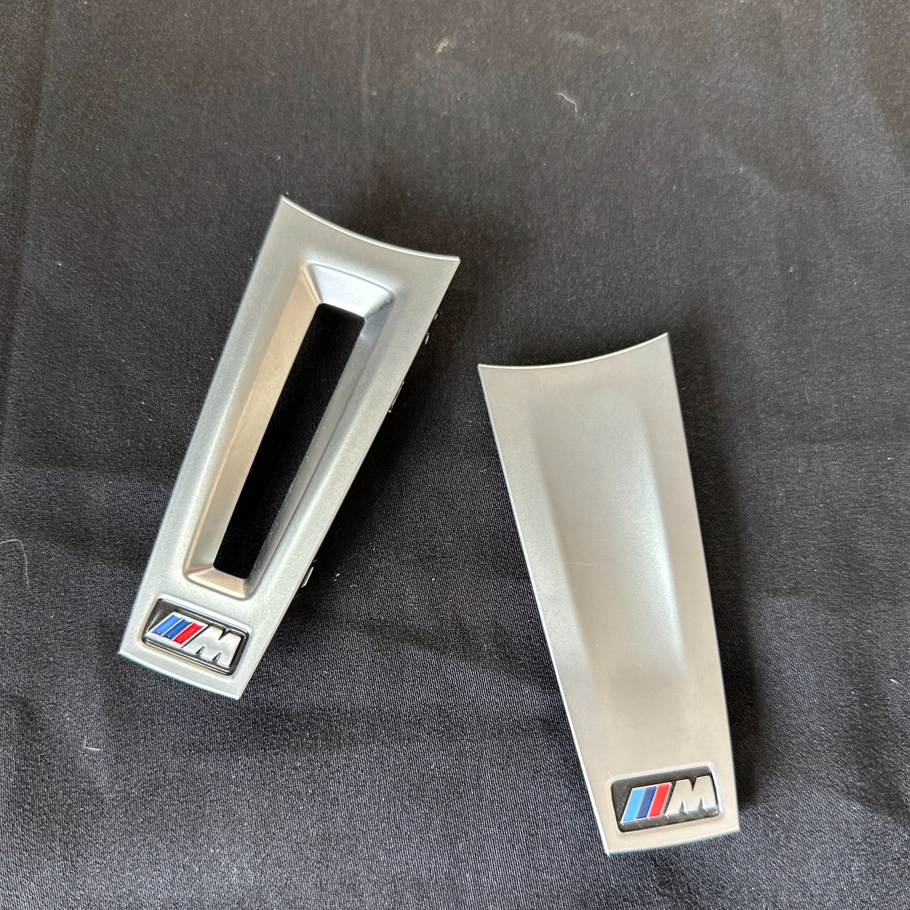 宝马镂空方向盘饰板