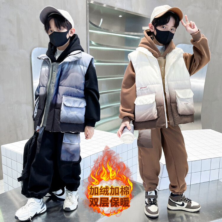 男童加绒冬装套装2023新款儿童装洋气马甲运动服三件套时髦炸街潮