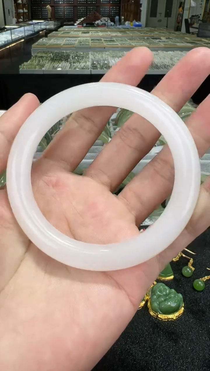 【闪购商品】石英质玉手镯未镶嵌手镯