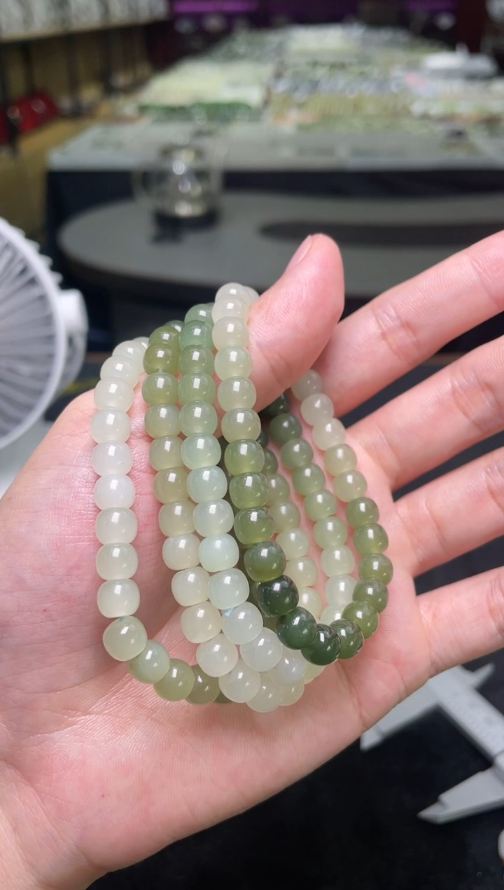 【闪购商品】和田玉手串未镶嵌渐变手串
