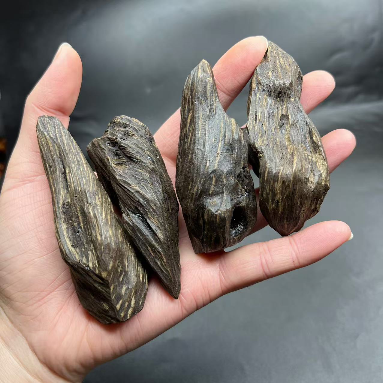 沉香把件把件越南芽庄虫扣沉香男女随形把件随机发