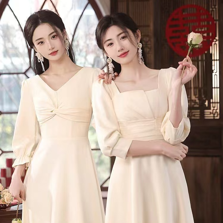 阳阳婚纱礼服福利款直播间拍