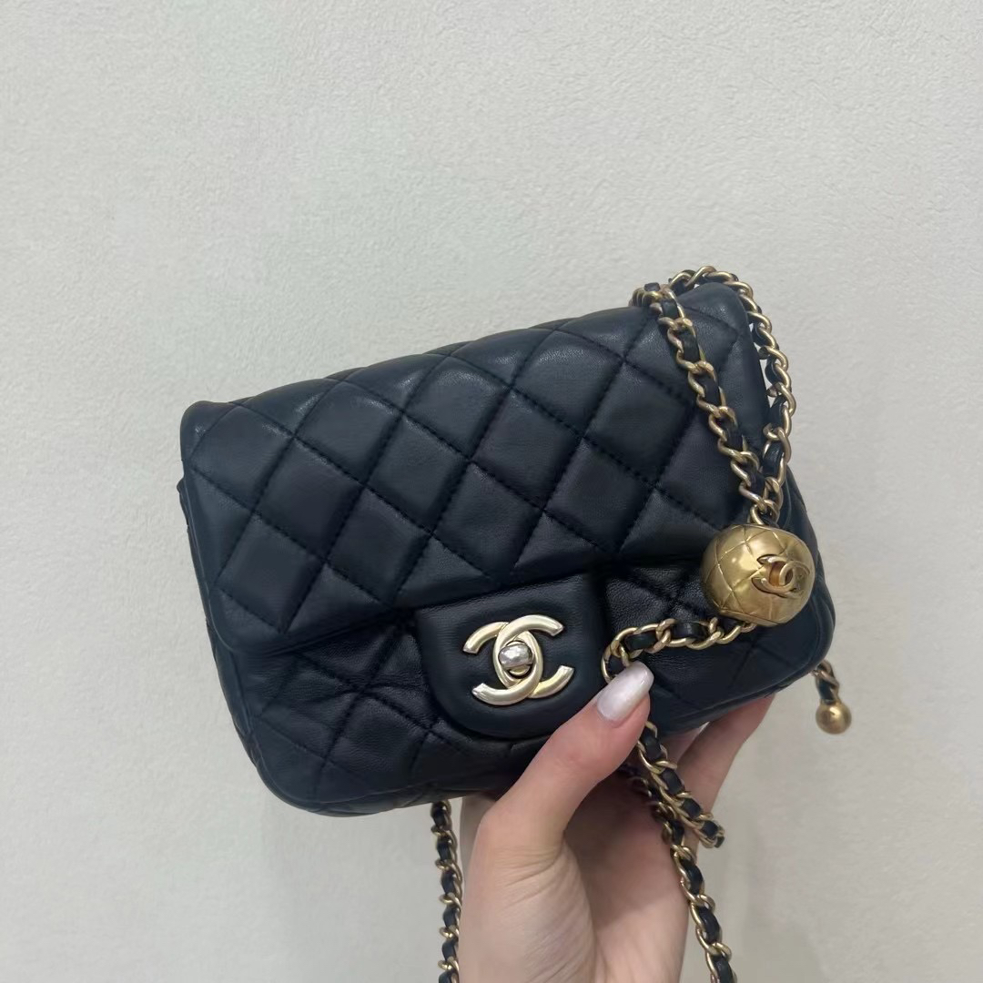 99新 Chanel/香奈儿 小金球黑色羊皮方胖子 31开