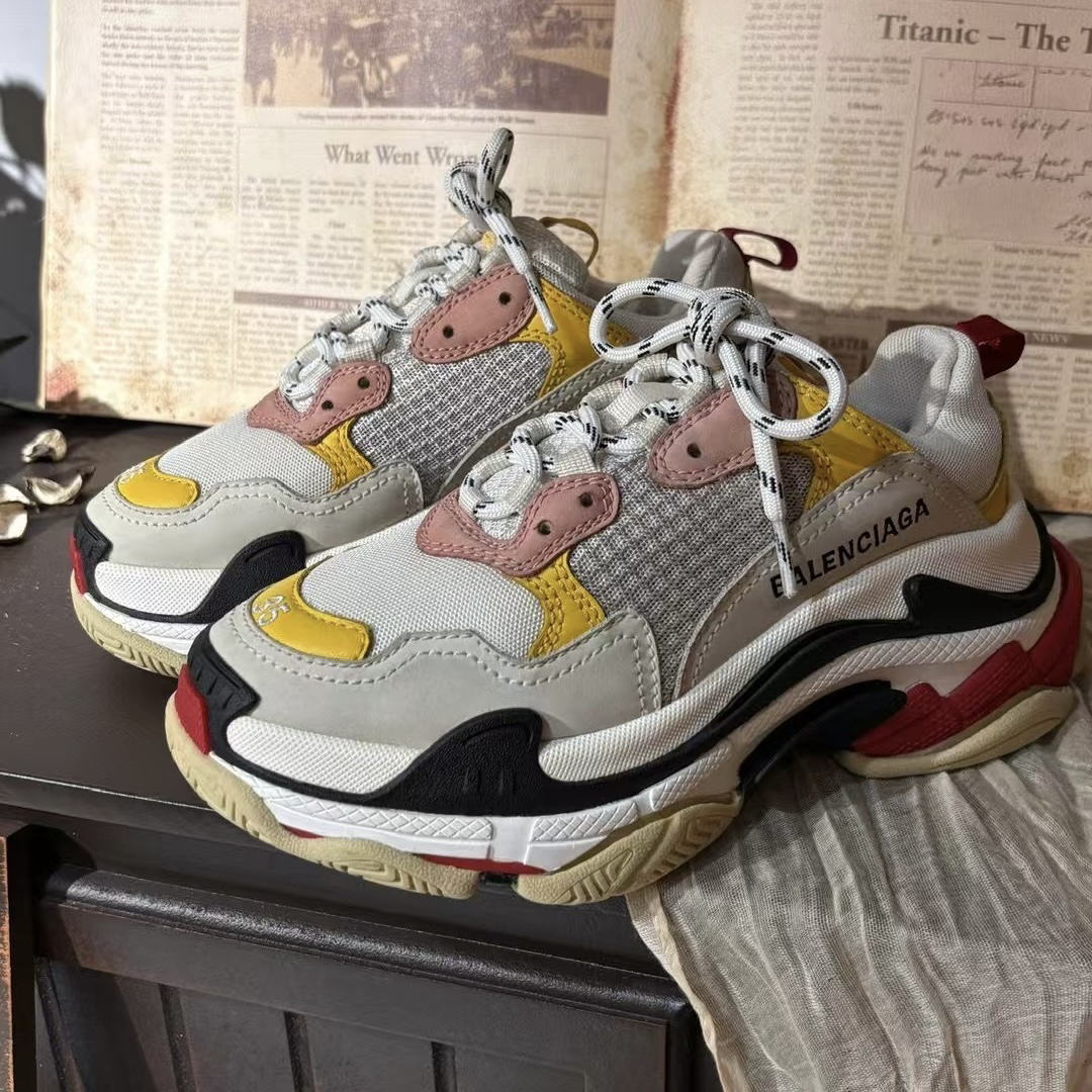 99新 Balenciaga/巴黎世家 triple s拼色老爹鞋35码【士多梨】
