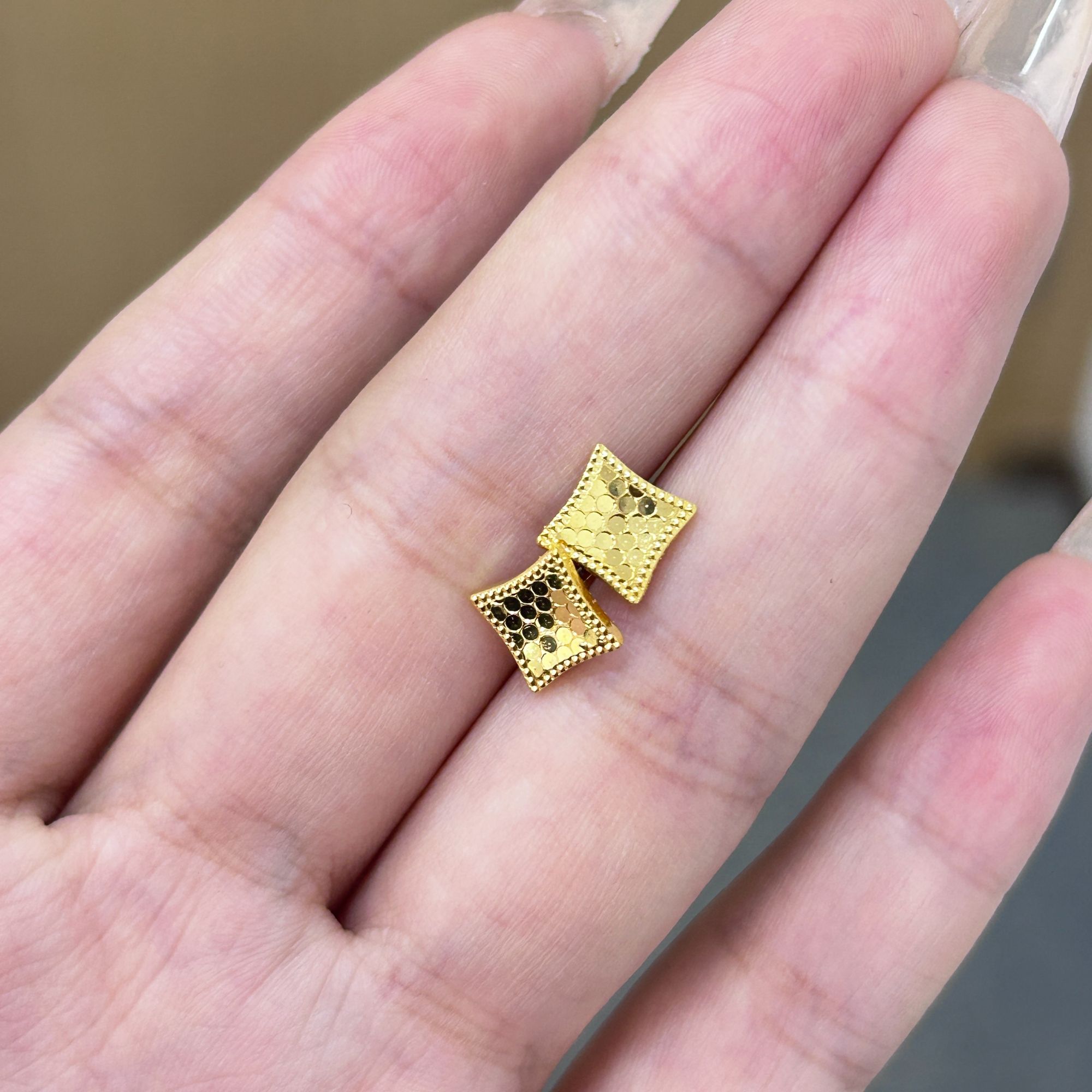 足金999 鱼鳞方块黄金耳环简约百搭时尚