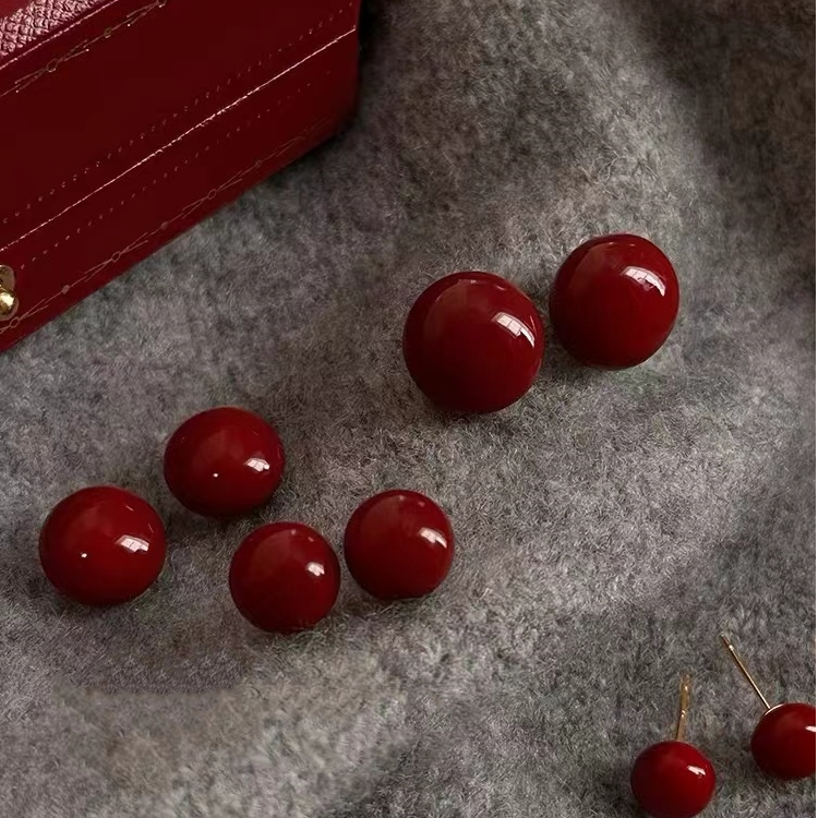 铜合金仿珍珠耳饰 新年过年安可拉红馒头珠女轻奢高级感显白耳钉