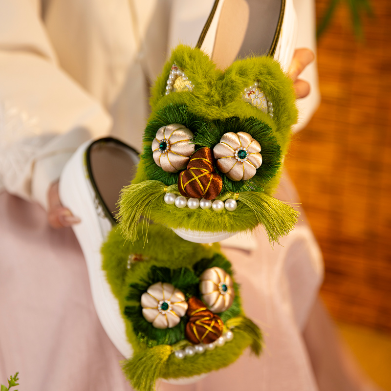 秋冬手工高跟非遗纯手工刺绣国风原创复古仿兔毛汉服鞋虎头鞋