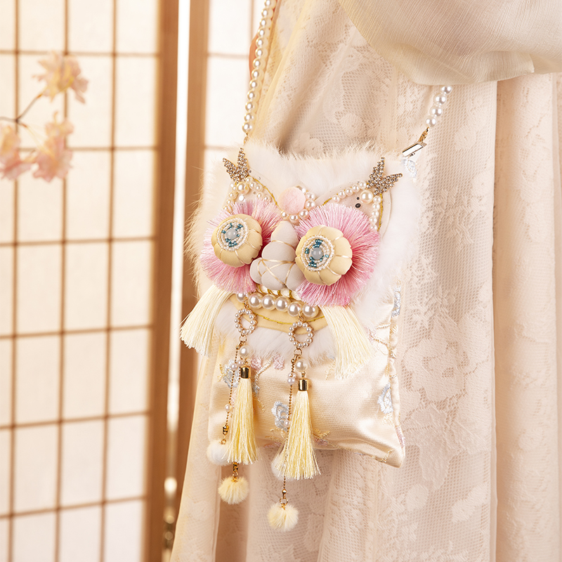 原创非遗手工DIY网红手创刺绣虎头鞋子女ins潮牌百搭包包网红穿搭