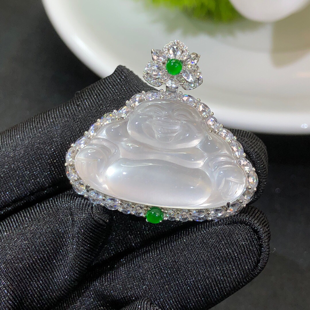 s925银饰镶嵌小众天然白色石英质玉双绿顶中号扁佛公吊坠女款挂件