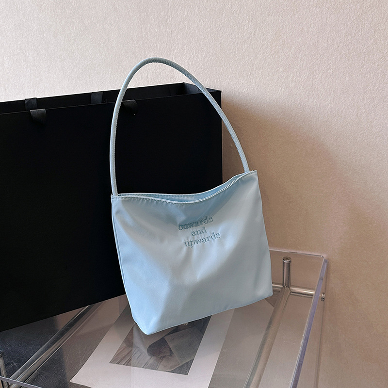 【枝柔】夏季新款手提尼龙布包包女潮时尚刺绣腋下包单肩百搭收纳包