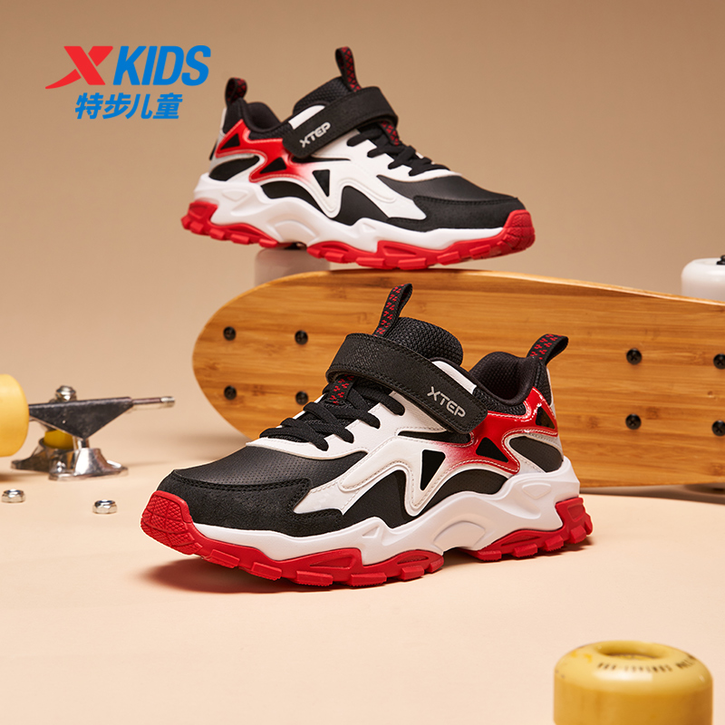 特步儿童冬季皮面老爹鞋中大童软底减震魔术贴休闲鞋676415329391