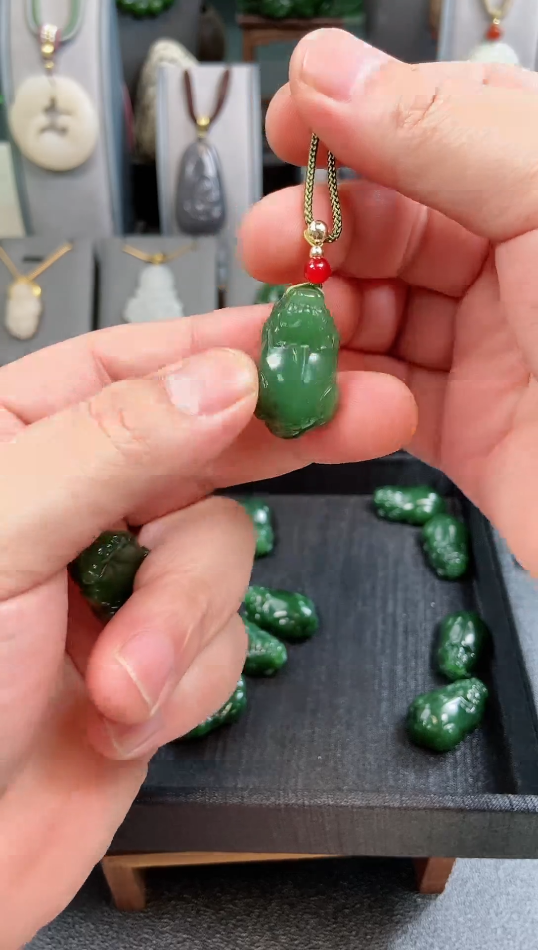 【闪购商品】和田玉吊坠未镶嵌碧玉貔貅