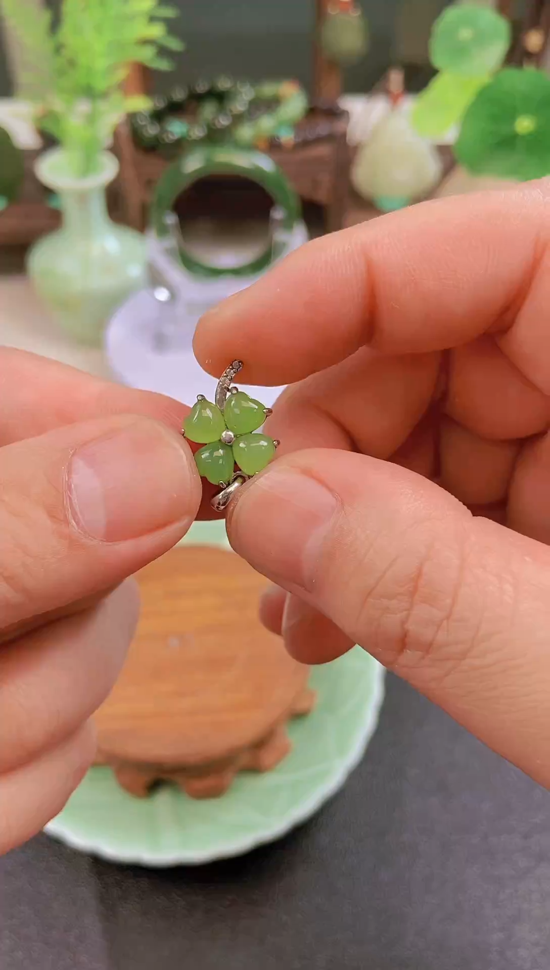 【闪购商品】和田玉吊坠银S925镀金镶嵌四叶草