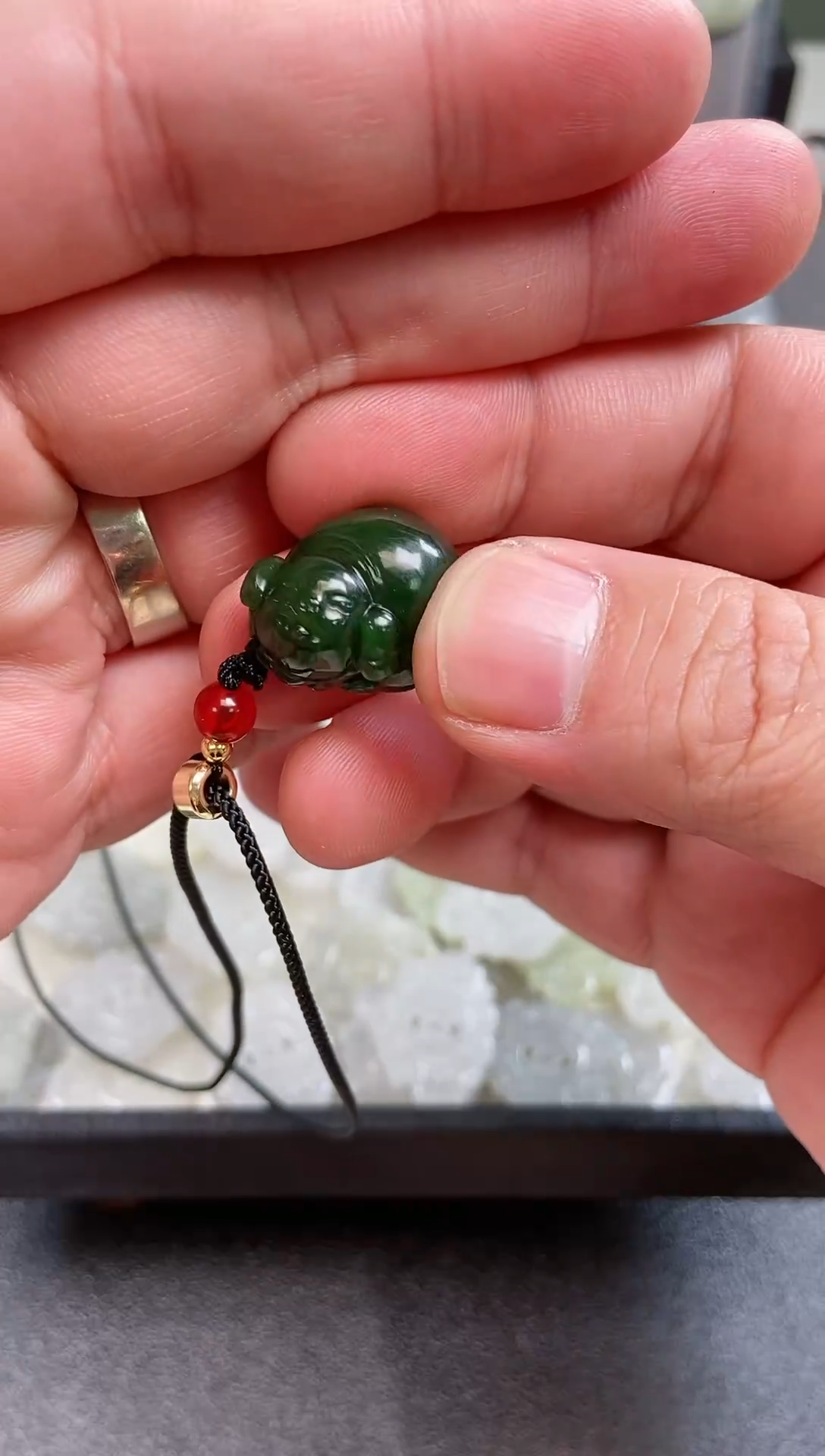 【闪购商品】和田玉吊坠未镶嵌碧玉小猪