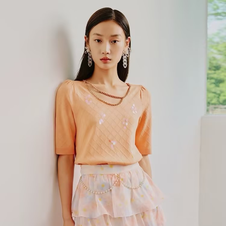 【彭彭echo专属】MAXRIENY别致肌理感上衣菱形格提花镂空领针织衫