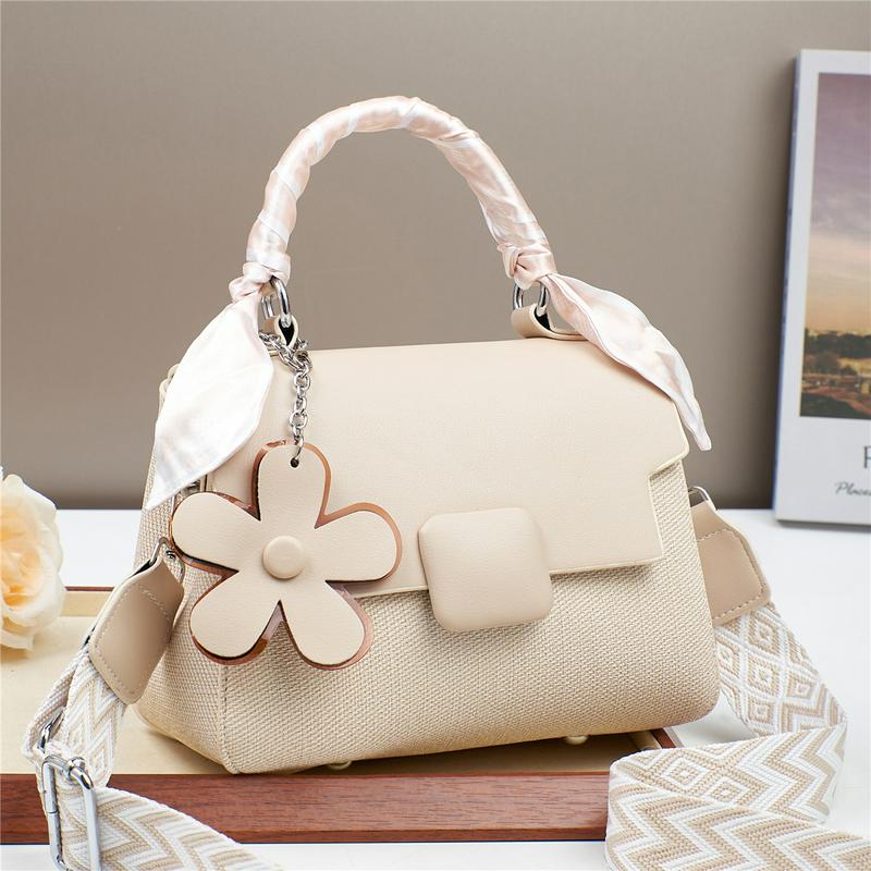 流行包包2024秋季新款女士丝巾小方包高级感洋气妈妈包百搭单肩包