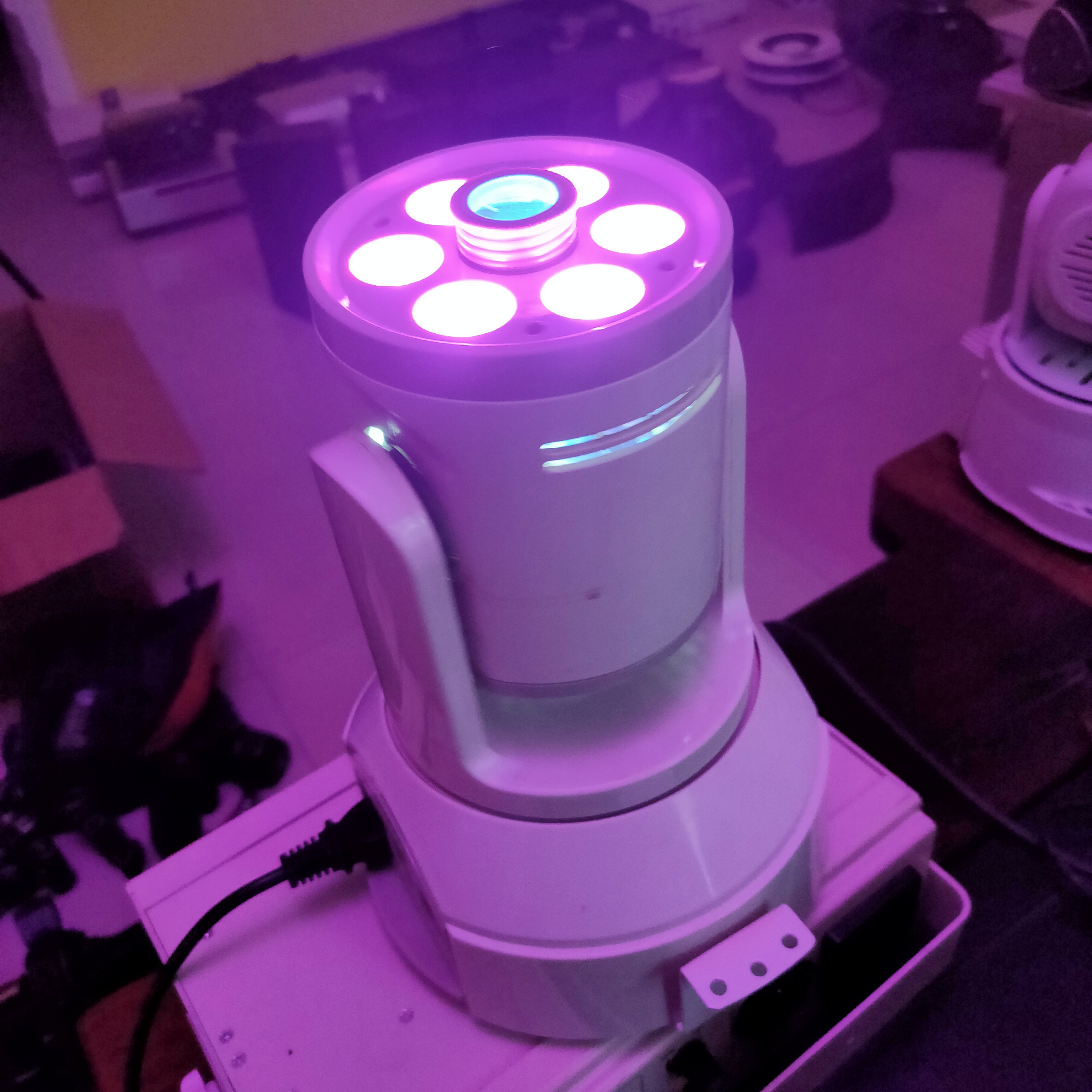kTV白色七颗星激光图案染色摇头灯     不包邮