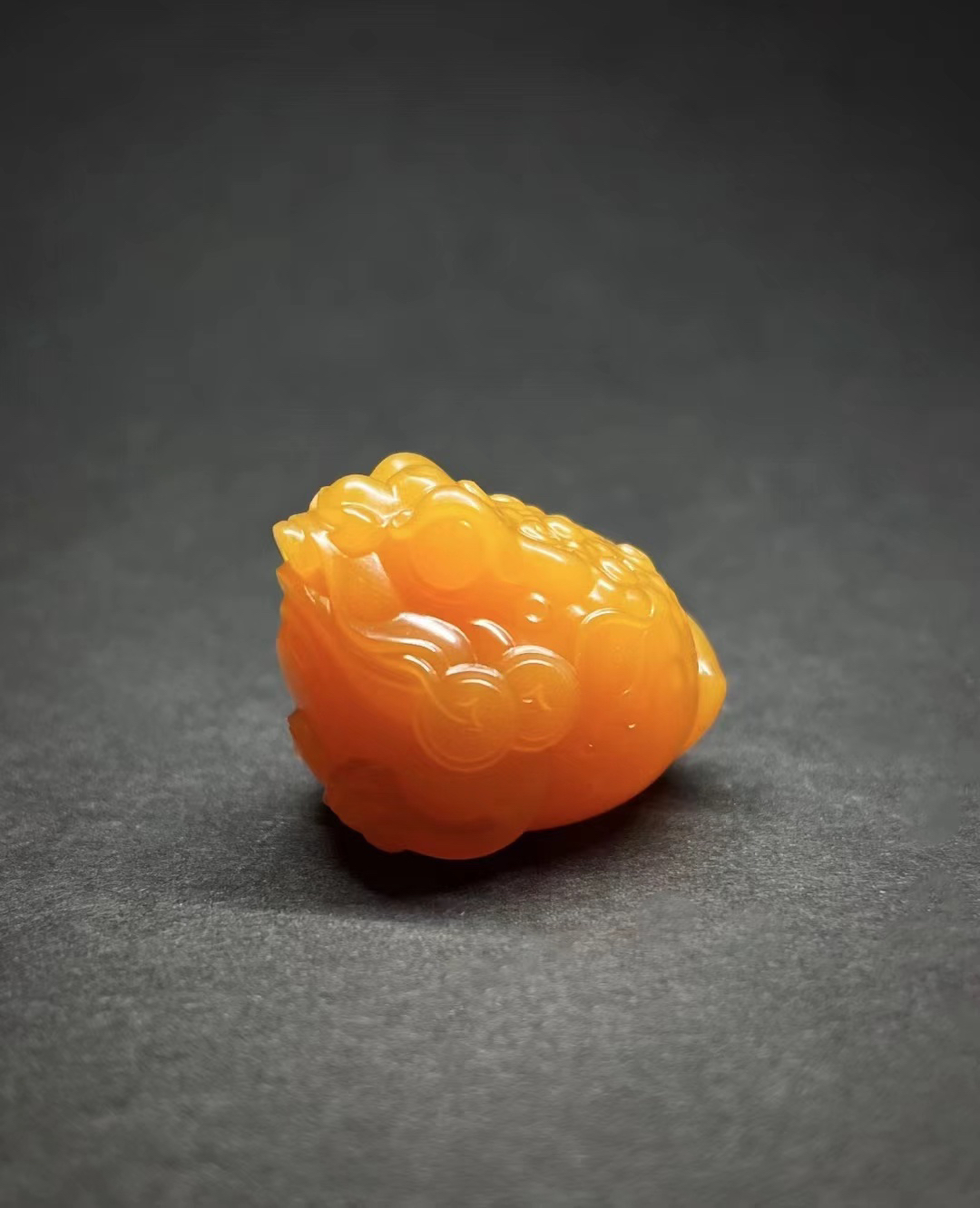 苏工雕刻，缅黄三足金蟾