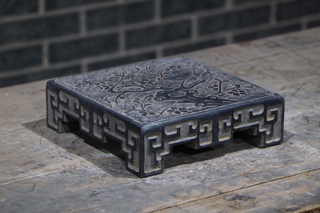 【青石喜鹊登梅小石桌】方正19厘米，高6厘米！